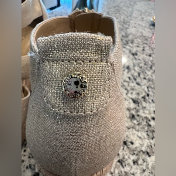 Michael Kors wedged heels brand new never worn!!! Women’s size 8.5 True to size! - Picture 7 of 7